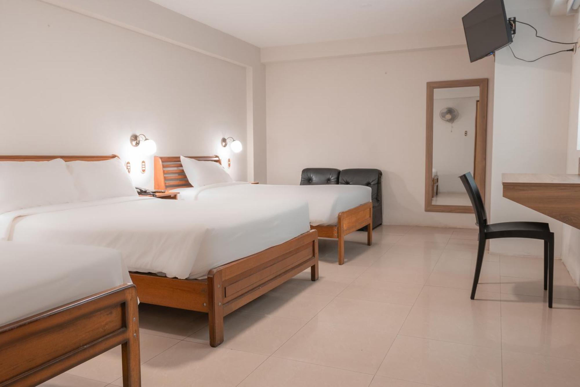 Hotel Alexander Trujillo Szoba fotó