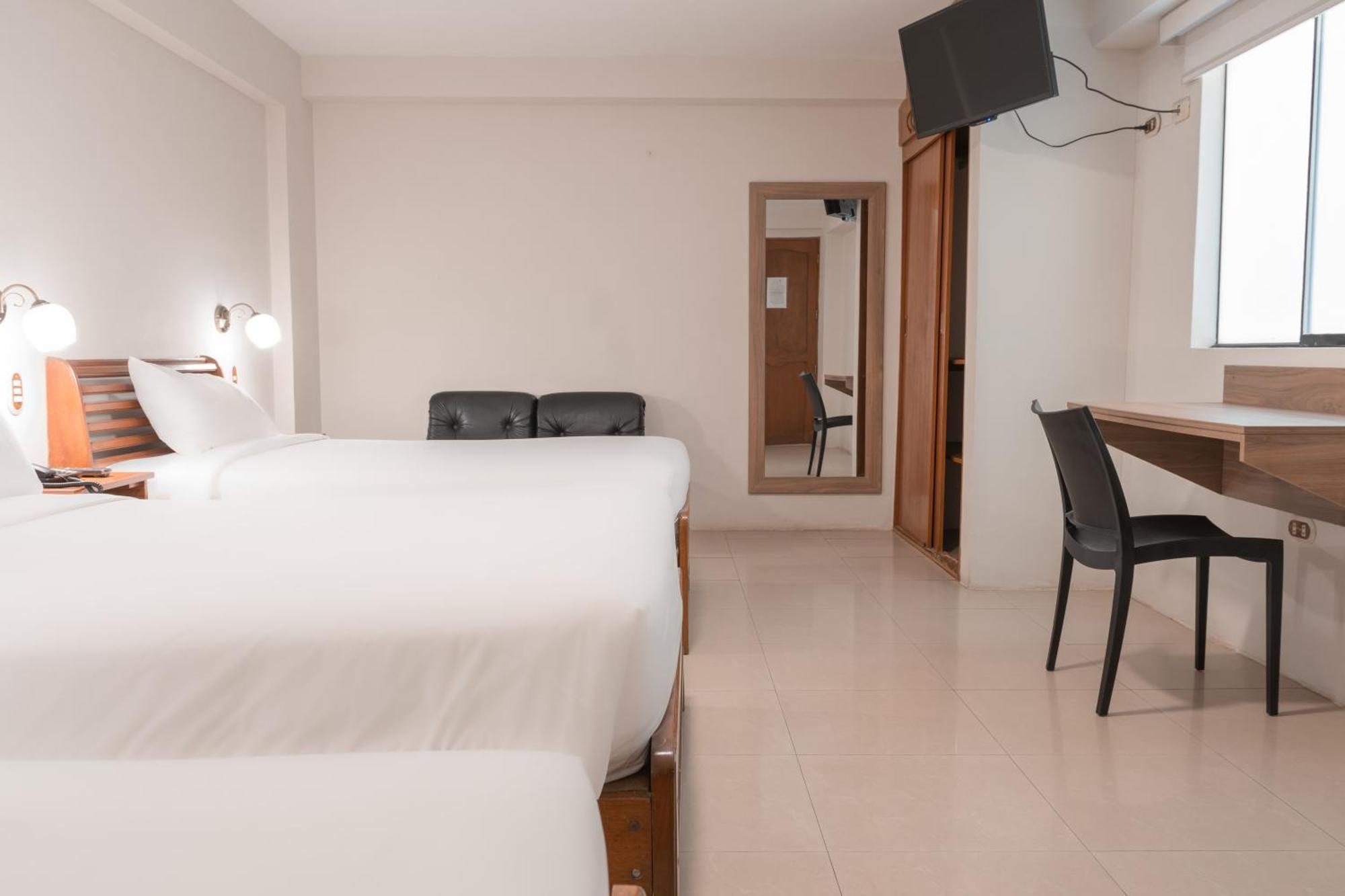 Hotel Alexander Trujillo Szoba fotó