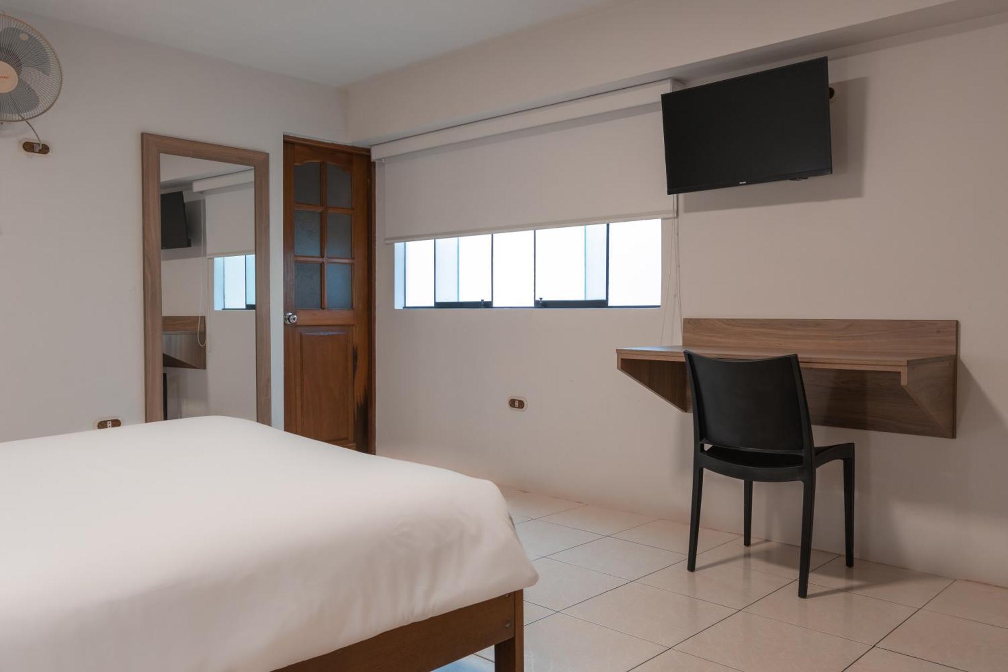 Hotel Alexander Trujillo Szoba fotó