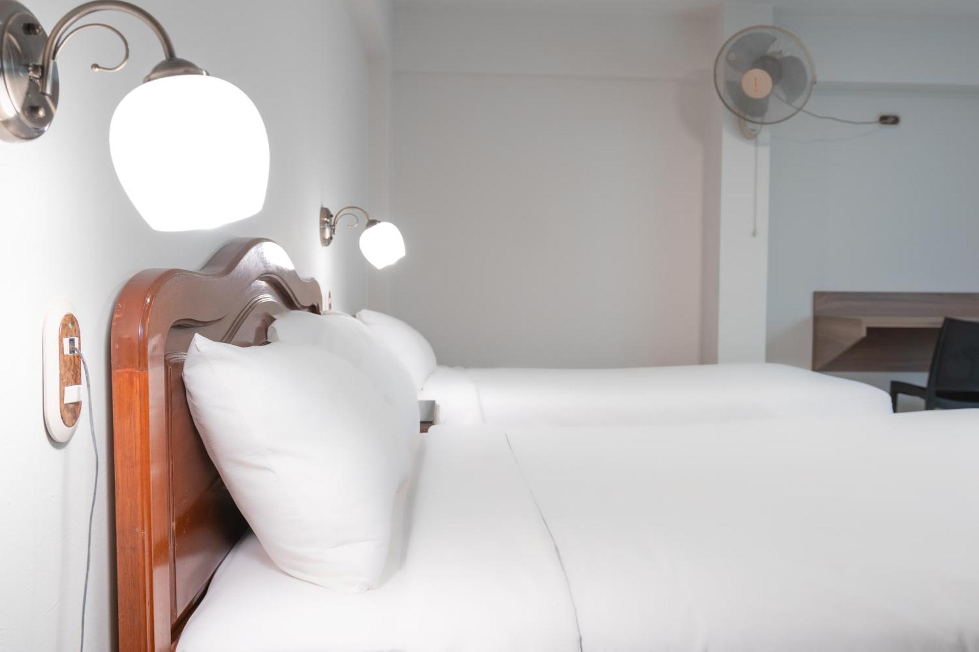 Hotel Alexander Trujillo Szoba fotó